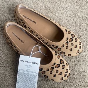 Amazon Essentials flats size 7.5 Animal print